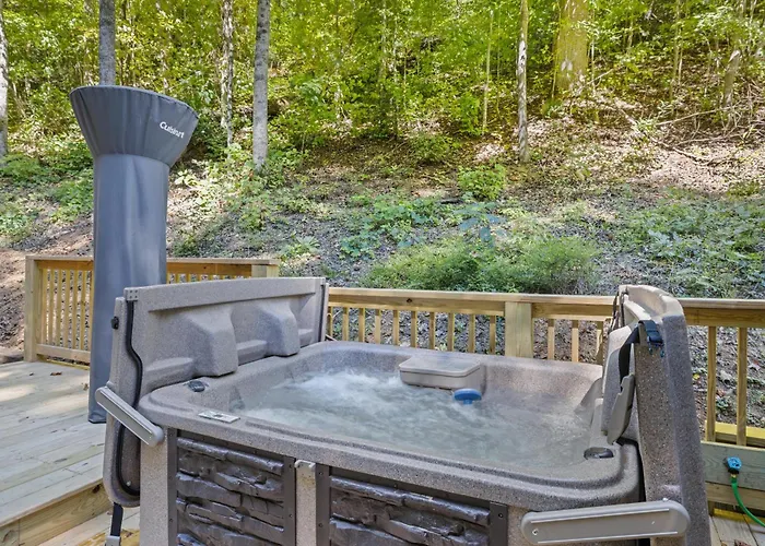 Lazy Bear Valley Is A Rustic Cabin Retreat Just Minutes From Gatlinburg!
