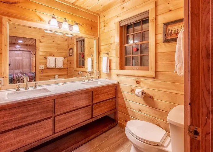 Real Log Cabin With Amazing Views, Hot Tub, Sauna, Games